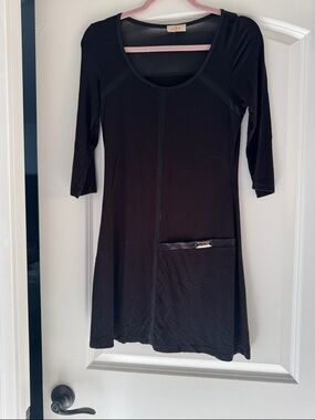 Black Three-Quarter Sleeve A-Line Dress with Pocket Trim